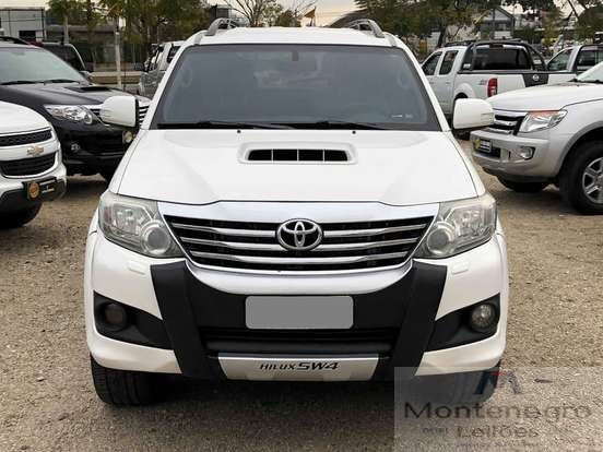 TOYOTA HILUX SW4 3.0 SRV 4X4 7 LUGARES 16V TURBO INTERCOOLER DIESEL 4P AUTOMÁTICO
